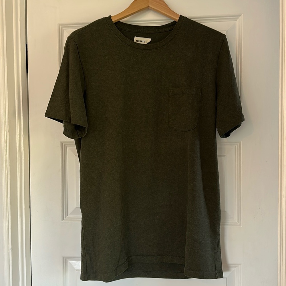 Taylor Stitch heavyweight dark olive green t-shirt